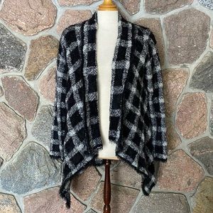 ⭐️HOST PICK!⭐️Cozy black and white waterfall cardigan sweater